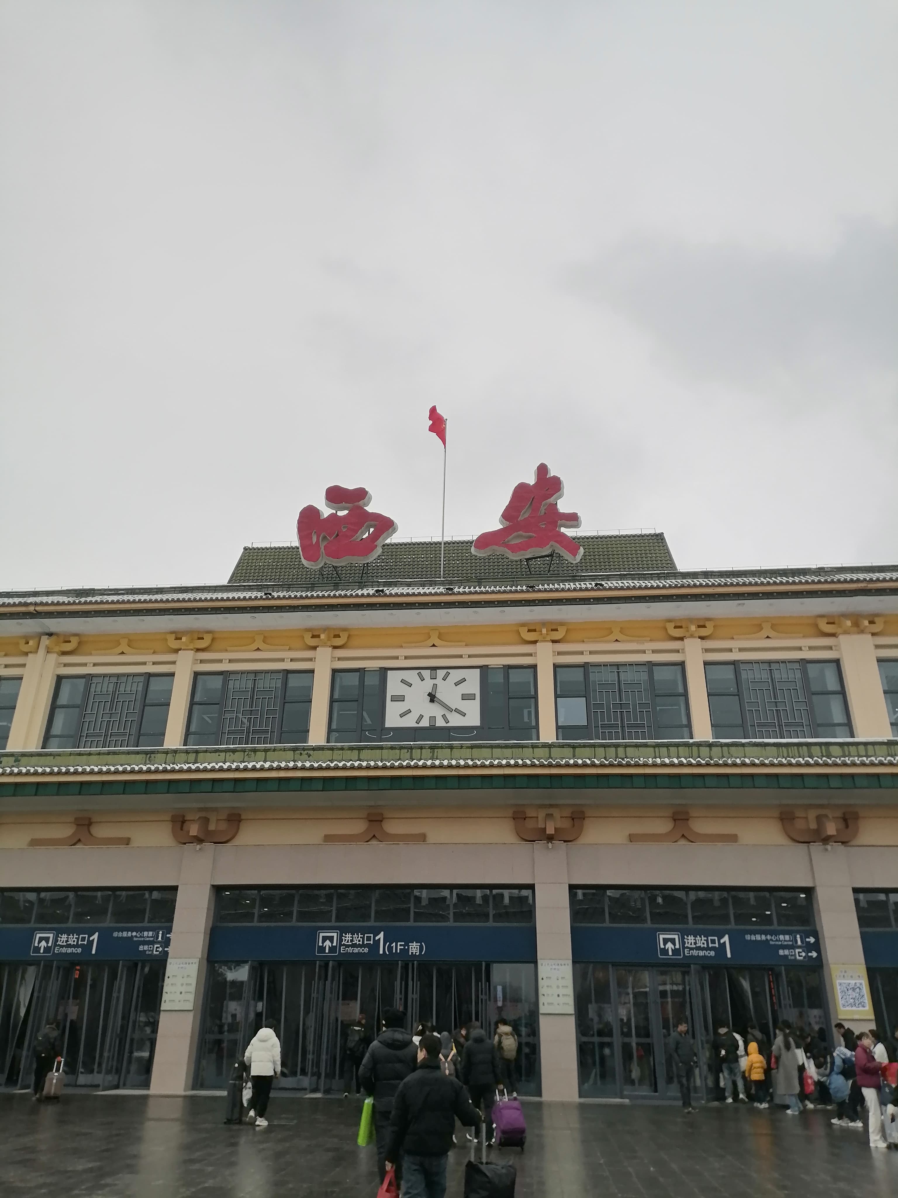 雪天绿皮火车出行